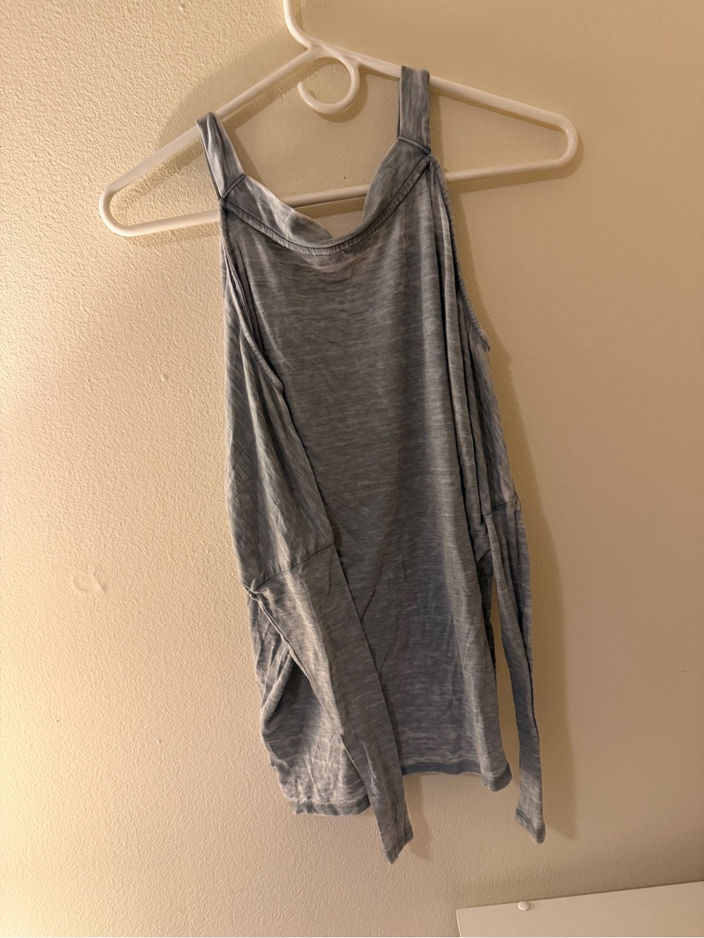 Express Light Gray V-Neck Cold-Shoulder Tank Top - Picture 3 of 4